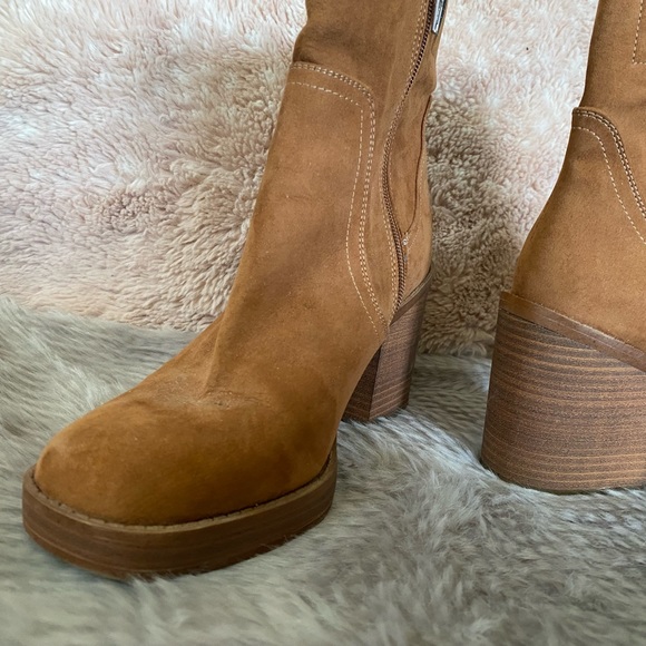 Suede short boot - Picture 1 of 3